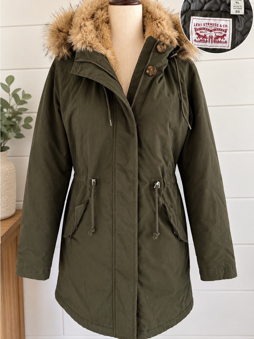 Levi’s Olive Green Faux Fur Hooded Parka Jacket XL